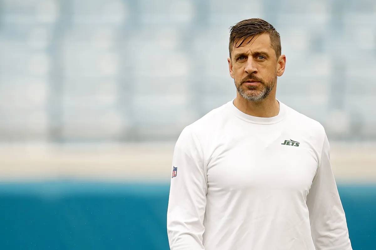 Aaron Rodgers, Kash Patel'in Soyunma Odası Partisi Hakkında Ne Düşünüyor: "Epstein Dosyalarını veya Uzaylıları Araştırmalı"