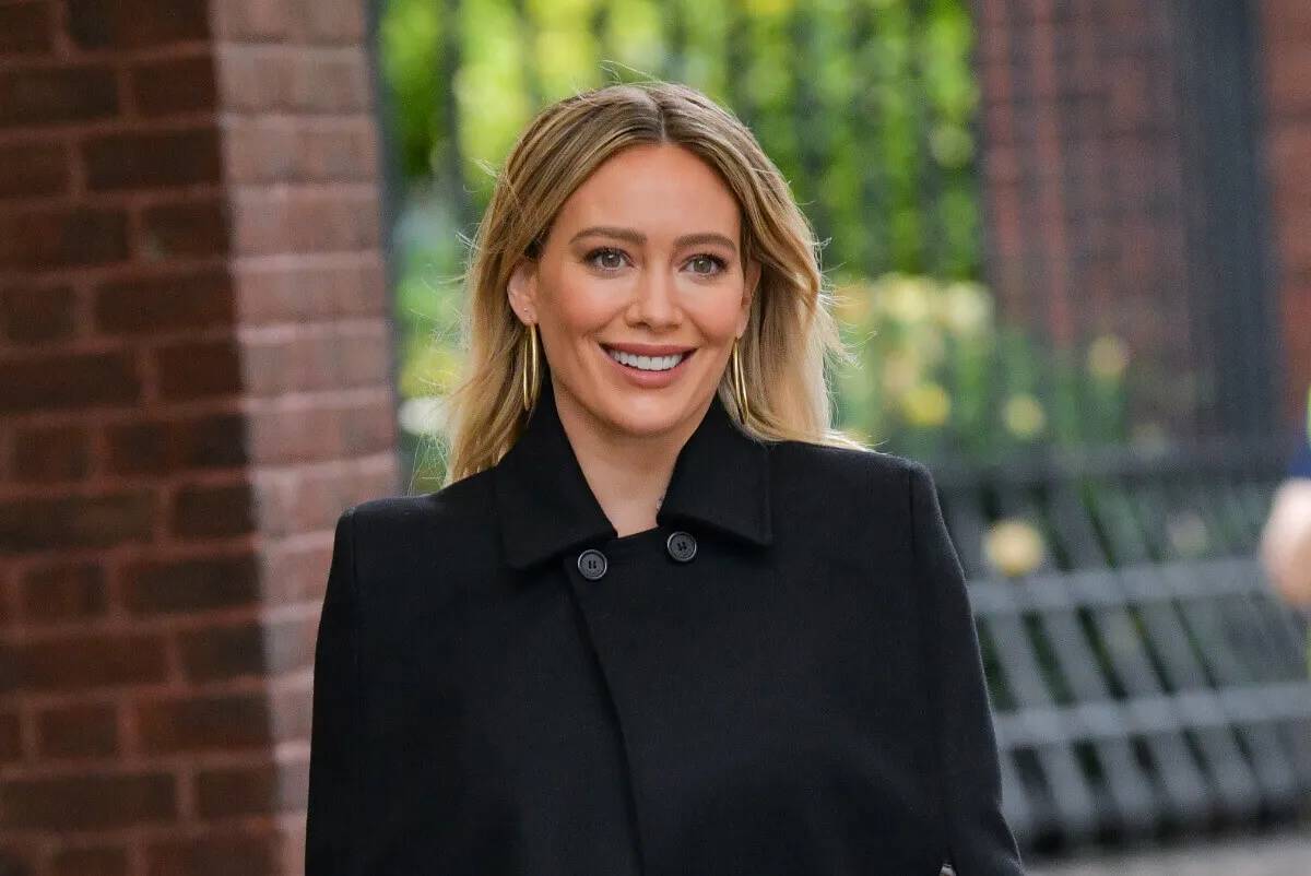 Hilary Duff, Başarısının Babasıyla İlişkisindeki Sorunları Nasıl Etkilediğini Paylaştı