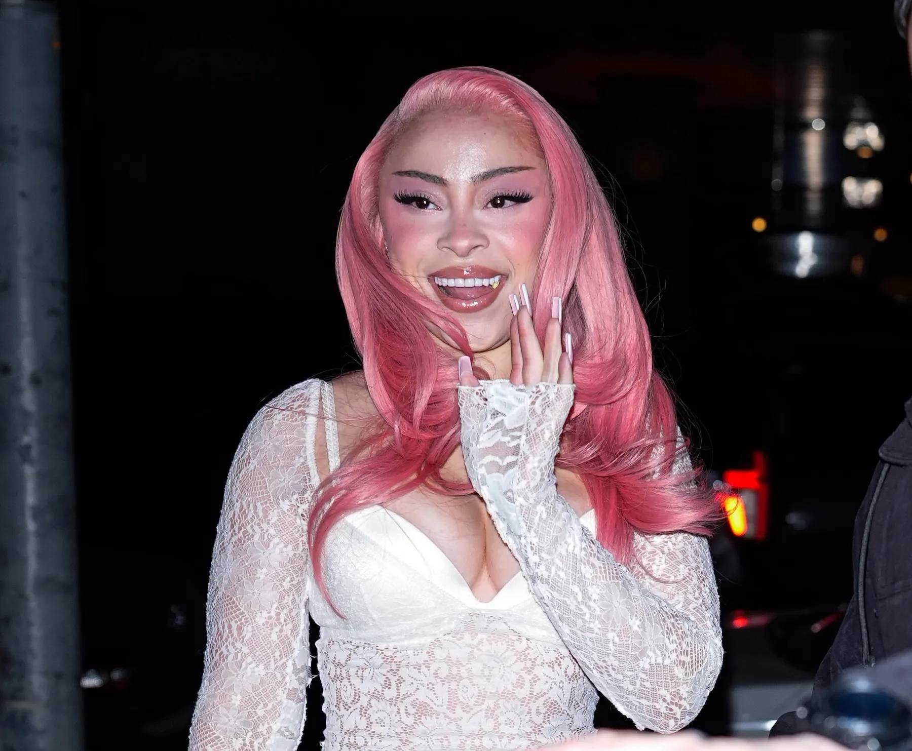 Ice Spice, Bu Tartışmalı Ünlü ile Tanıştığında ‘Yıldızlı Gözlerle’ Bakıyordu - Ve Bu Beyoncé Değildi