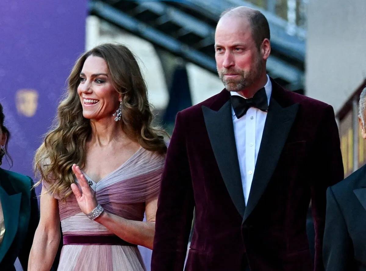 Kate Middleton'ın Prens William'ın Geçmiş Aile Üyelerine Bağlı Takıları