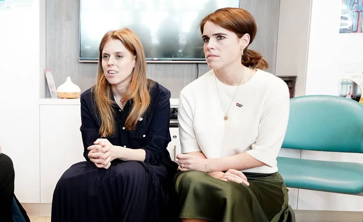 Prenses Beatrice ve Prenses Eugenie, Ailelerinin Günahlarından Kurtulmak İçin Brooklyn Beckham'ı mı Takip Edecek?