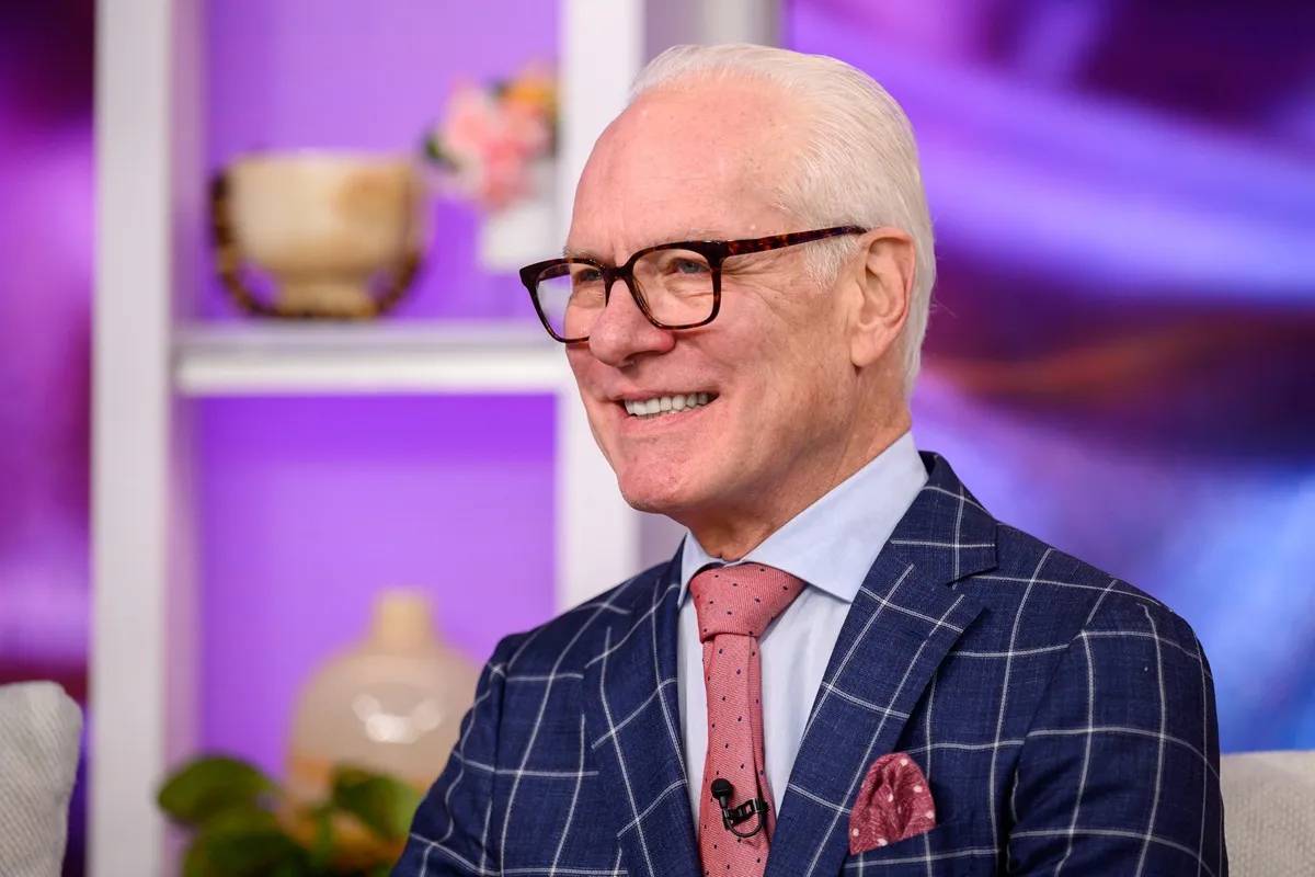 Tim Gunn, Lenny Kravitz ve Julia Fox'un Arasında Yer Alan Ünlü Bekarlar Listesine Katıldı